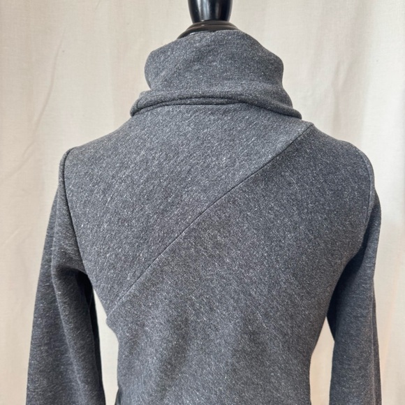 ALO yoga Soleil cropped turtleneck XS charcoal fleece - Picture 6 of 9